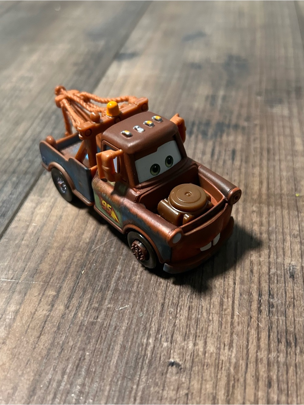Disney Pixar Cars 2 Race Team Mater Tow Truck Diecast V2798